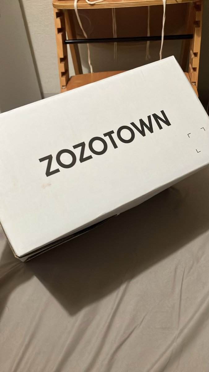 kawaiku0700's tweet photo. #ZOZOWEEK箱CP

白い箱で届いた🤍 https://t.co/0vs0wXfiV2