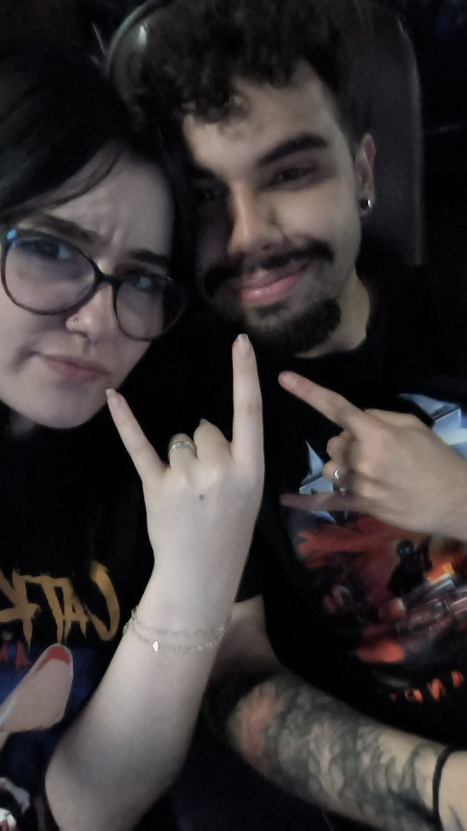 shinchiree's tweet photo. depois de ganhar lindamente minha moneymatch hoje, vim assistir resident evil com a minha maior torcida! ❤️ obrigado também a todos que apostaram em mim e torceram. vocês são muito importantes pra mim. https://t.co/z00WGdVX9U