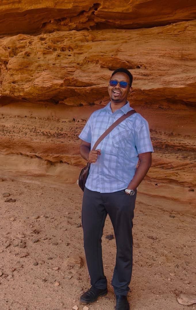 AliQorshe3's tweet photo. #Dabeecad, #Safar iyo #Xusuus:
.................................................
โBaddu waxay ina bartaa dulqaad, saxaruhu adkaysi, qorrax-dhacuna mahadnaq.โ
Muuqaalladan quruxda badan waxay xambaarsan yihiin xusuuso ka tarjumaya quruxda iyo kala-duwanaanshaha dhulka Somaliland. Qaar ka mid ah sawirrada, gaar ahaan qorrax-soobaxyada, aniga ayaa gacantayda ku qaaday, waxaana lagu qaaday agagaarka bari ee caasimadda.
Guud ahaan, sawirradu waxay ka kala yimaadeen saddex gobol oo kala duwan:
๐ Saaxil
๐ Maroodi-Jeex
๐ Daad-Madheedh
Mararka qaar, sawirku ma aha oo keliya muuqaal; waa xusuus, safar iyo sheeko aan erayo badan u baahnayn.
#Somaliland #SomalilandBeauty #NaturePhotography #Sunrise #Sunset #Berbera #Hargeisa #Sahil #Maroodijeex #DaadMadheedh #TravelSomaliland #SomalilandTourism #ExploreSomaliland #BeautifulSomaliland #Photography #NatureLovers #AfricanBeauty #TravelPhotography
@highlight