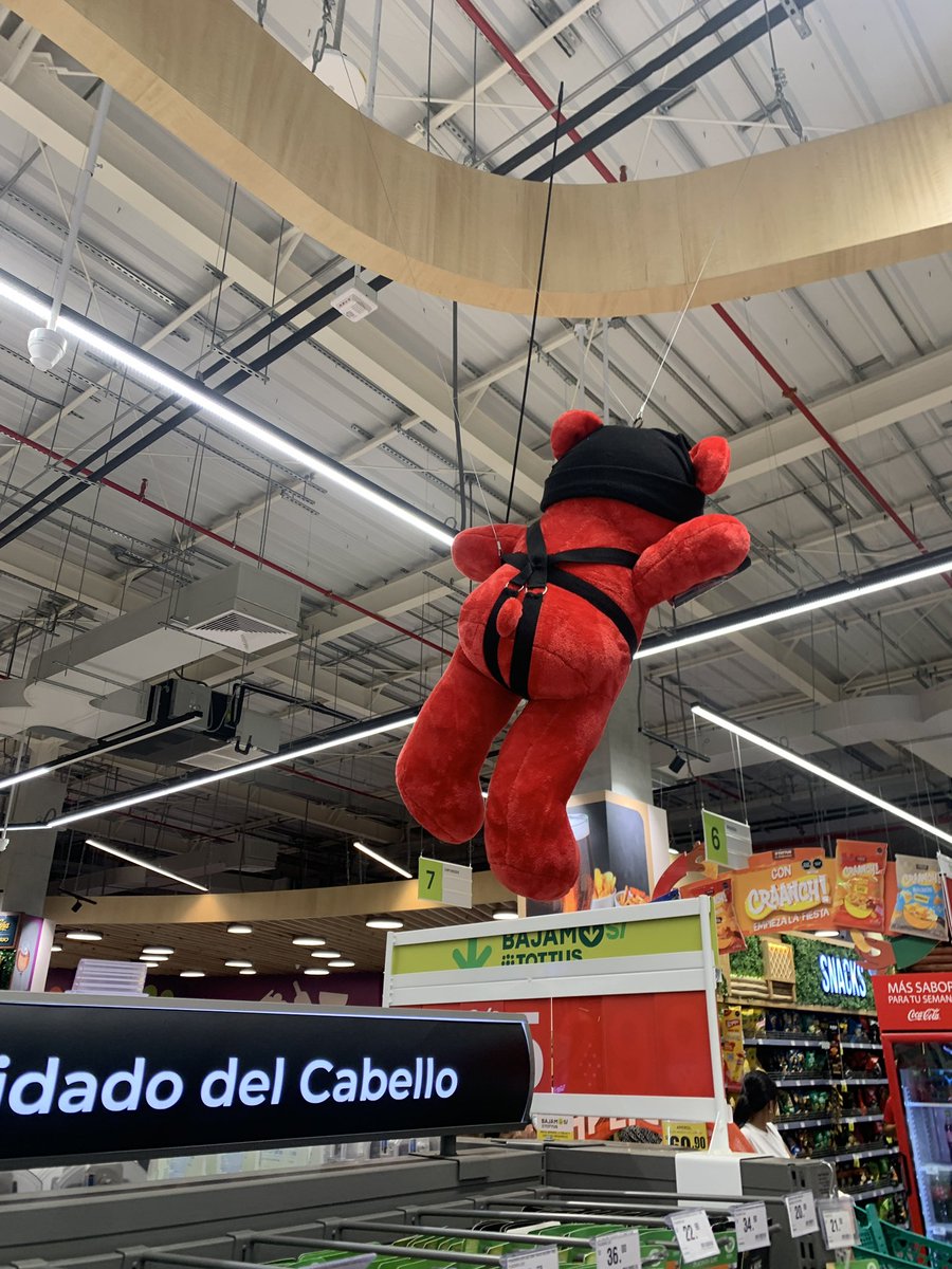 ma1a____'s tweet photo. terry vestido igualito al oso bdsm de tottus llore https://t.co/JjBW9R6rex