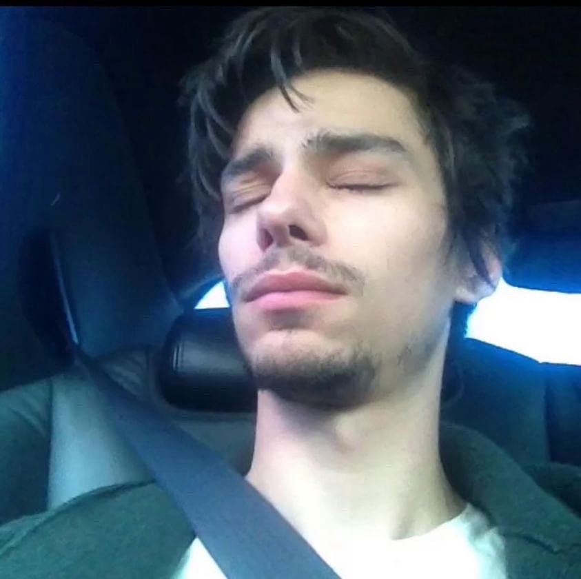 milamibxs's tweet photo. Me because no one told me moving was this stressful https://t.co/Onl29ibxKe