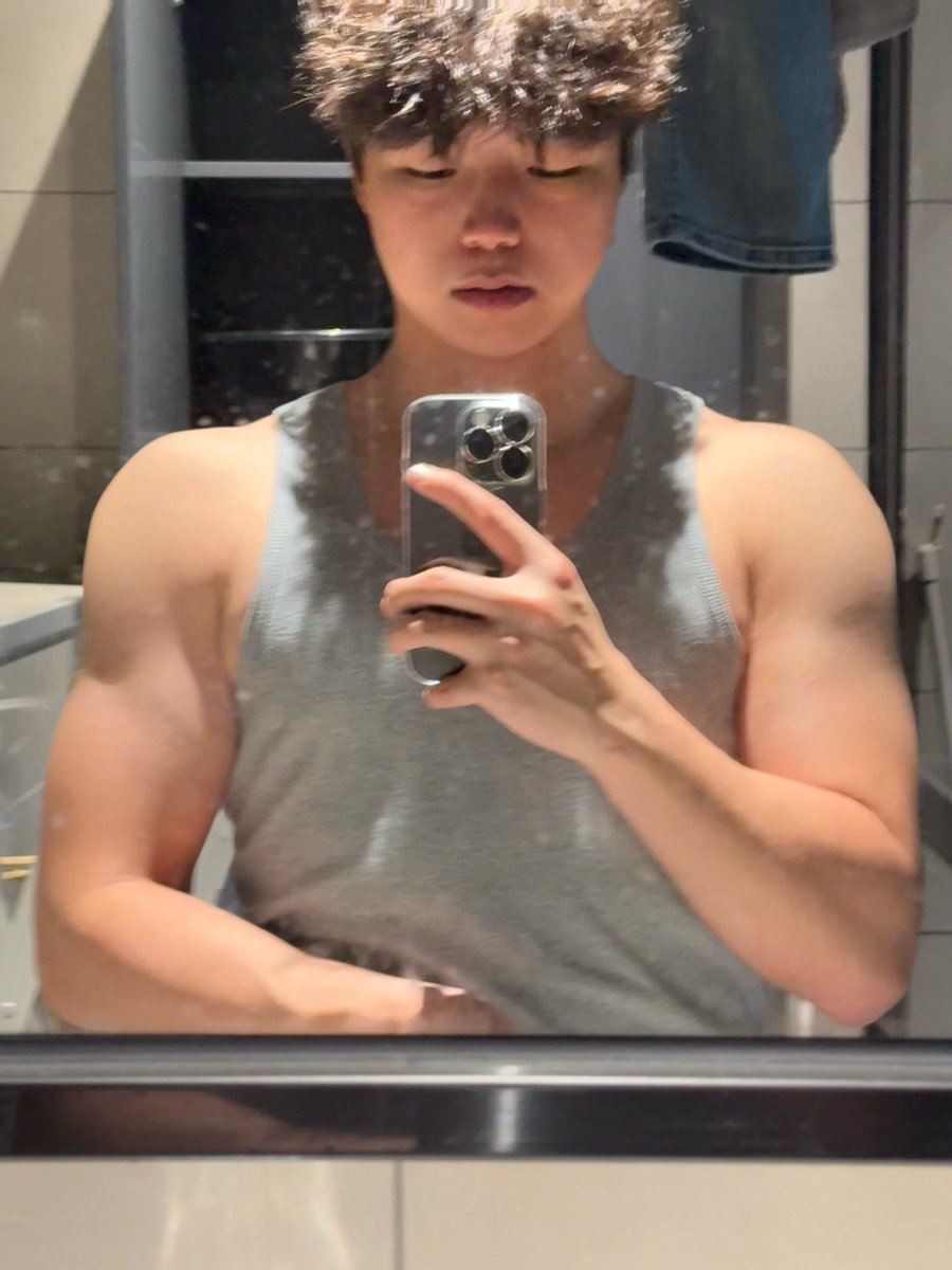 Jan_Xuan_'s tweet photo. 1 #杭州 #嘉兴 #男大 #肌肉 https://t.co/KtWdKtxzr6