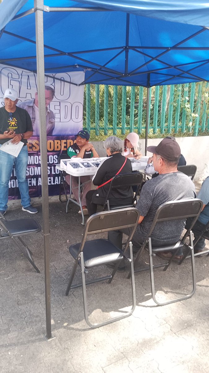 Gabo_Escobedo's tweet photo. ¿HOY Sábado volvimos a salir a las calles, ahora en la Unidad Habitacional El Rosario, con una jornada más de lentes gratuitos para vista cansada.
¡Gracias por recibirnos con los brazos abiertos! 📷📷
#ElRosario #Azcapotzalco #SaludVisual #LentesGratuitos #GaboEscobedo #CercaDeTi https://t.co/ojv2wOco3w