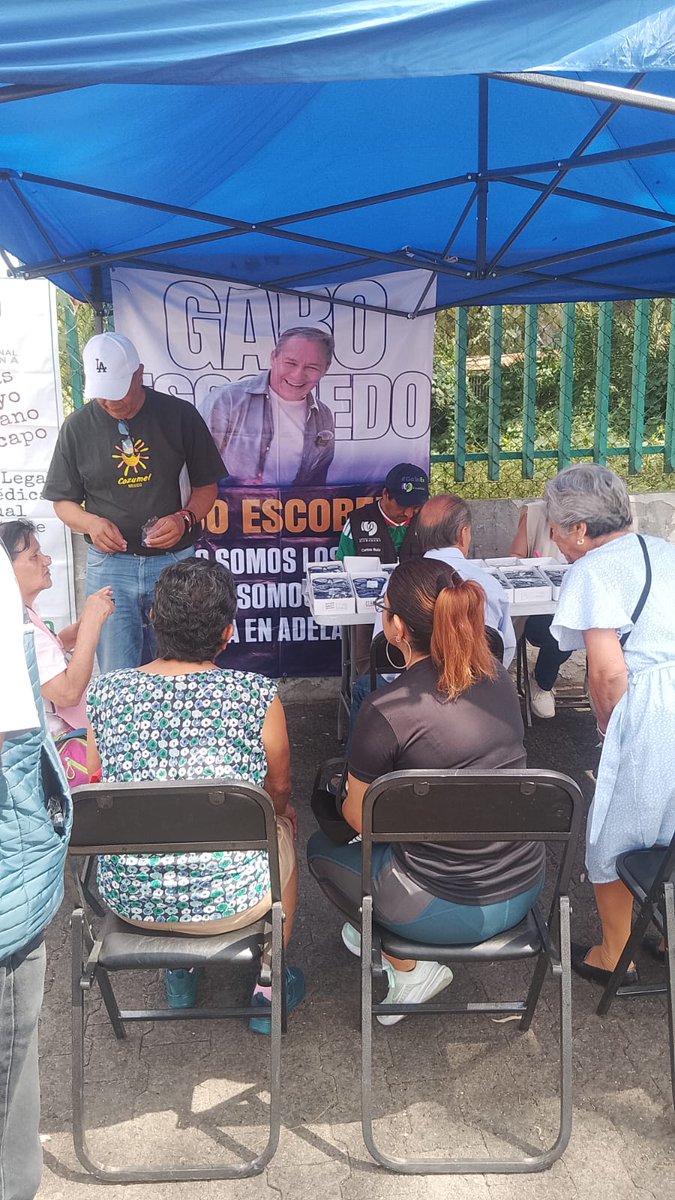 Gabo_Escobedo's tweet photo. ¿HOY Sábado volvimos a salir a las calles, ahora en la Unidad Habitacional El Rosario, con una jornada más de lentes gratuitos para vista cansada.
¡Gracias por recibirnos con los brazos abiertos! 📷📷
#ElRosario #Azcapotzalco #SaludVisual #LentesGratuitos #GaboEscobedo #CercaDeTi https://t.co/ojv2wOco3w