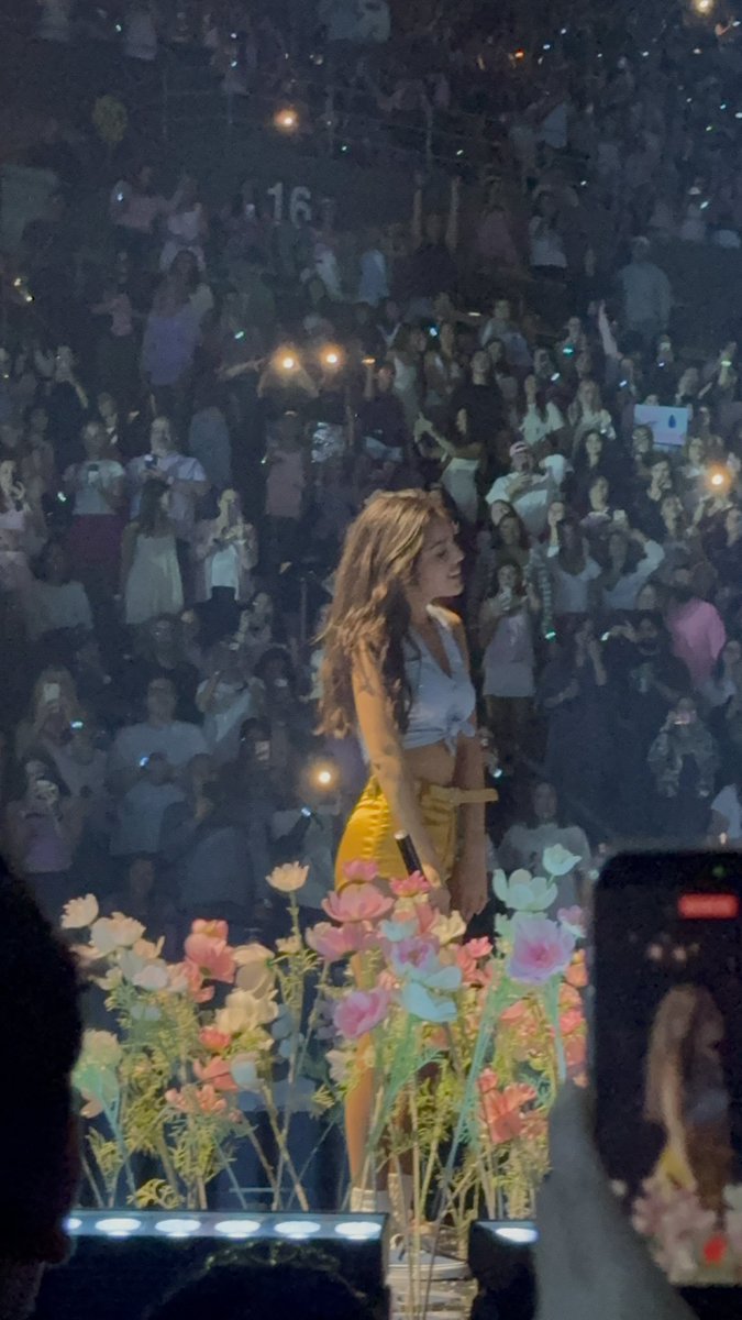 DailyRodrigo's tweet photo. More of Olivia at #TheUnraveledTour N2! 🩷

#UnraveledInHartford https://t.co/wTTpfcnYXM