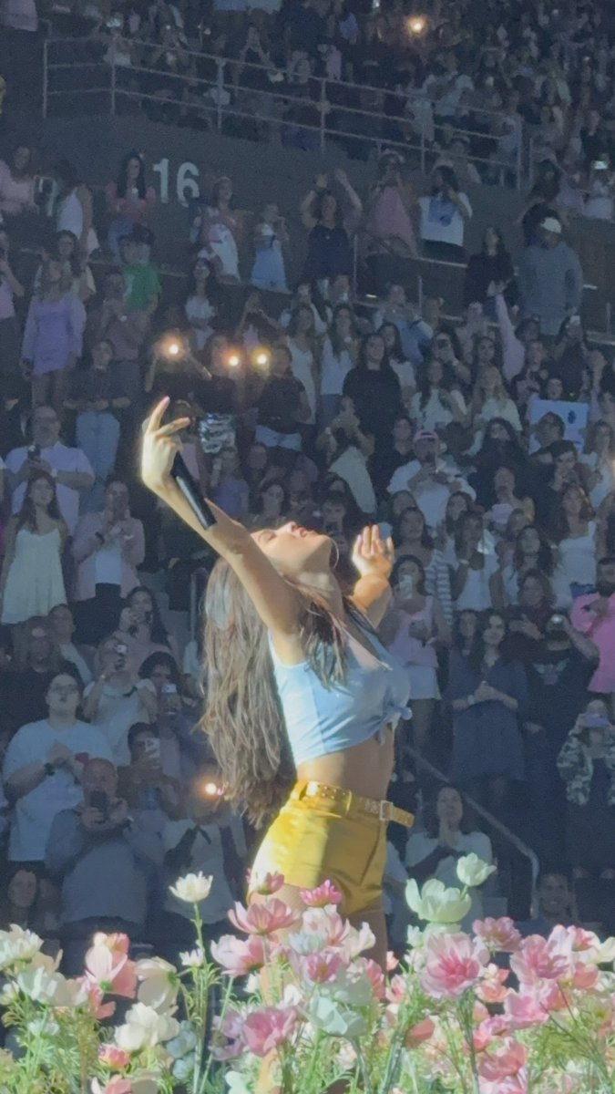 DailyRodrigo's tweet photo. More of Olivia at #TheUnraveledTour N2! 🩷

#UnraveledInHartford https://t.co/wTTpfcnYXM