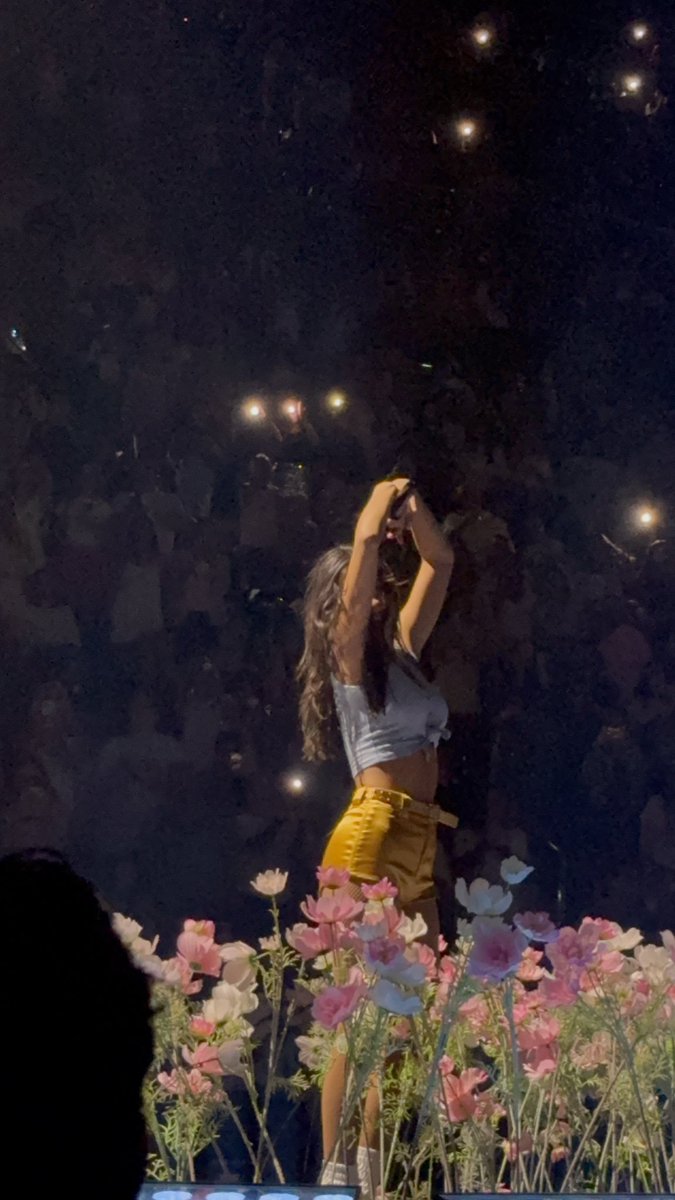 DailyRodrigo's tweet photo. More of Olivia at #TheUnraveledTour N2! 🩷

#UnraveledInHartford https://t.co/wTTpfcnYXM