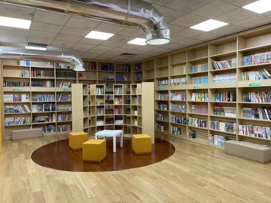 BellVilandre's tweet photo. Excited to host our annual campus book swap this Fri! Bring a pre-loved book, take a new-to-you one, chat with fellow book lovers  All free, no tickets needed! Come join us at the Student Center Lobby from 3-6 PM! https://t.co/wxsDjLRnyh