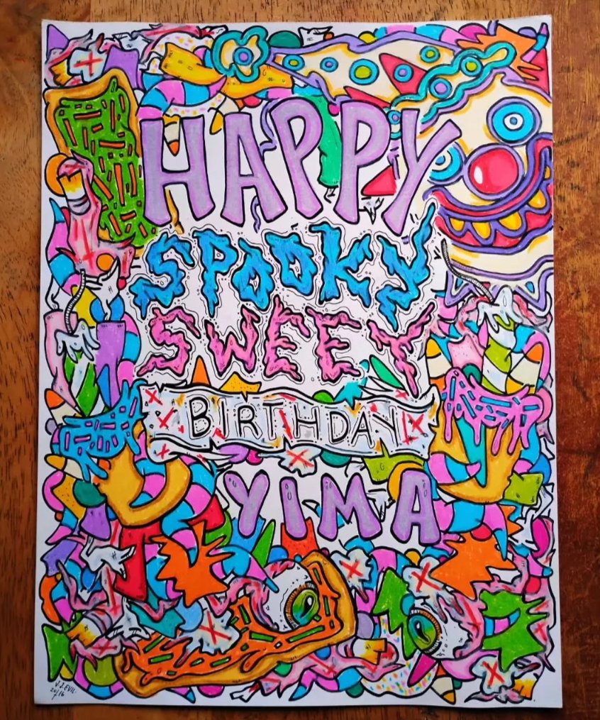 oXYimaXo's tweet photo. My wonderful friend aka Mr Evil made the most spooktacular bday card 🥰. (Same artist as my banner). What is unique. He is colored blind. https://t.co/kaVvTM4lAs