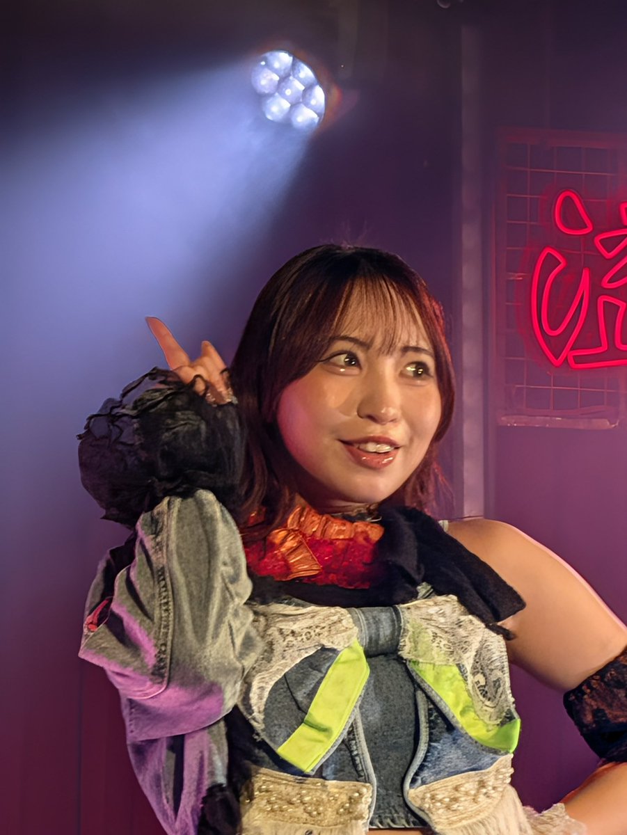 tabasako's tweet photo. 昨日渋谷近未来会館でキラミナ✨Taneちゃんがトゥルントゥルンで映えまくり。可愛い🥰此処ホームにしよ😆
#Konaとツーショ
#Tane
#キラミナ https://t.co/uEYYwRxWeF