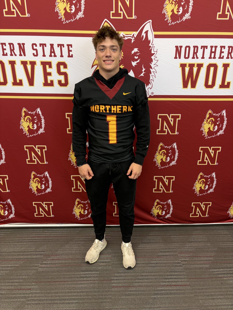 MJMaryott2027's tweet photo. Thank you @CoachGlas05 for the game day invite! @NSUWolves_FB @GriffFootball @GE_Football_Rec @CoachHaberman https://t.co/HE2egnZdRC