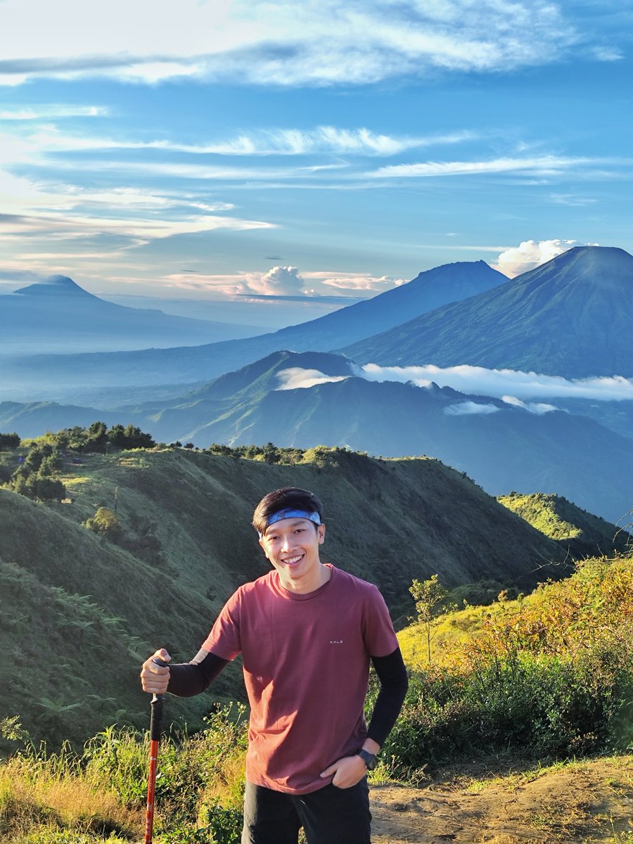 Khaerul30's tweet photo. Absen

#dieng #prau #hike #hiking #mount #mountain https://t.co/Wmrk8v2Sux