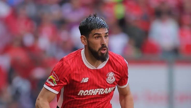 M6mhd55's tweet photo. @TolucaFC @calientesports Por culpa de su pendejo Méndez, en los dos primeros goles, siganlo metiendo al mugroso https://t.co/o3HamRXgNI