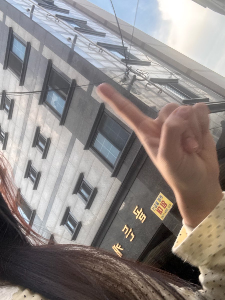 Nu0156's tweet photo. 호구들 돈받치러 아침부터 와야지
#핀섭 #자지갑 #호구 #atm https://t.co/7EXta5HEZy