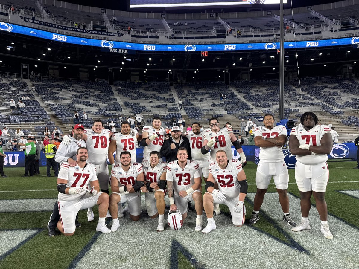 CoachMateos's tweet photo. Guess that’s why they play 4 Quarters. Gritty ass dub https://t.co/6czrgYsaJH