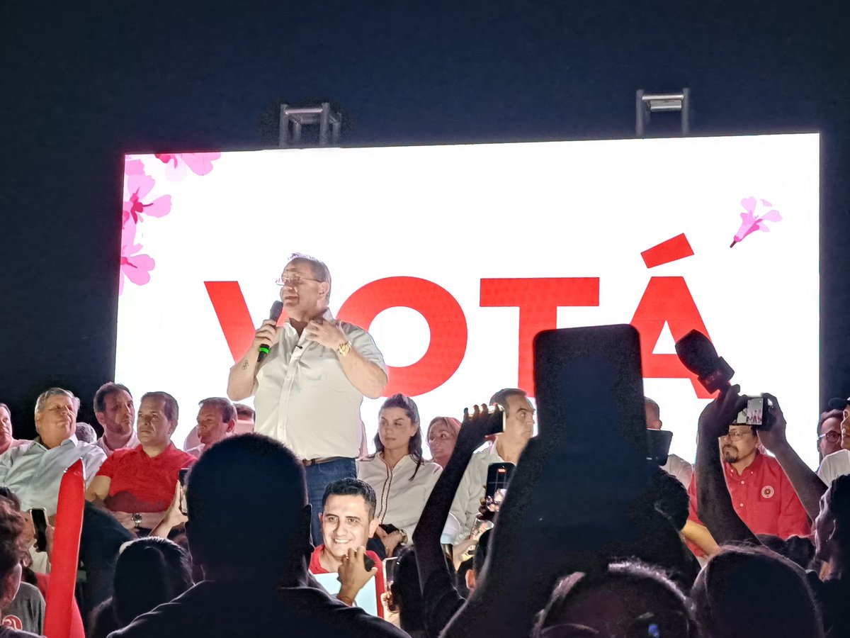 Aaron_una's tweet photo. Este gran equipo de la Seccional 43 estuvo presente en el gran acto zonal de la Lista 1, realizado en nuestro querido barrio San Pablo. 🇵🇾❤️💪🏻

Seguimos unidos, acompañando y fortaleciendo este gran equipo.

#Seccional43🚩
#CamiloIntendenteLista1
#CeresConcejalOpcion9 https://t.co/3m3xJOozlO