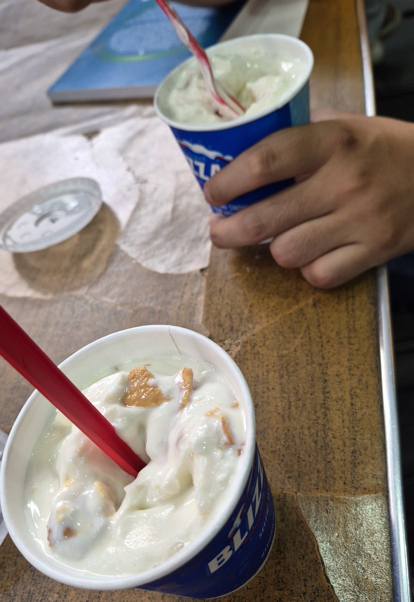 shr_tna's tweet photo. Yo chingue y chingue que quería un Blizzard de marquesita, para que al final no me gustara jajajajaja https://t.co/wZ9GWlqrR5