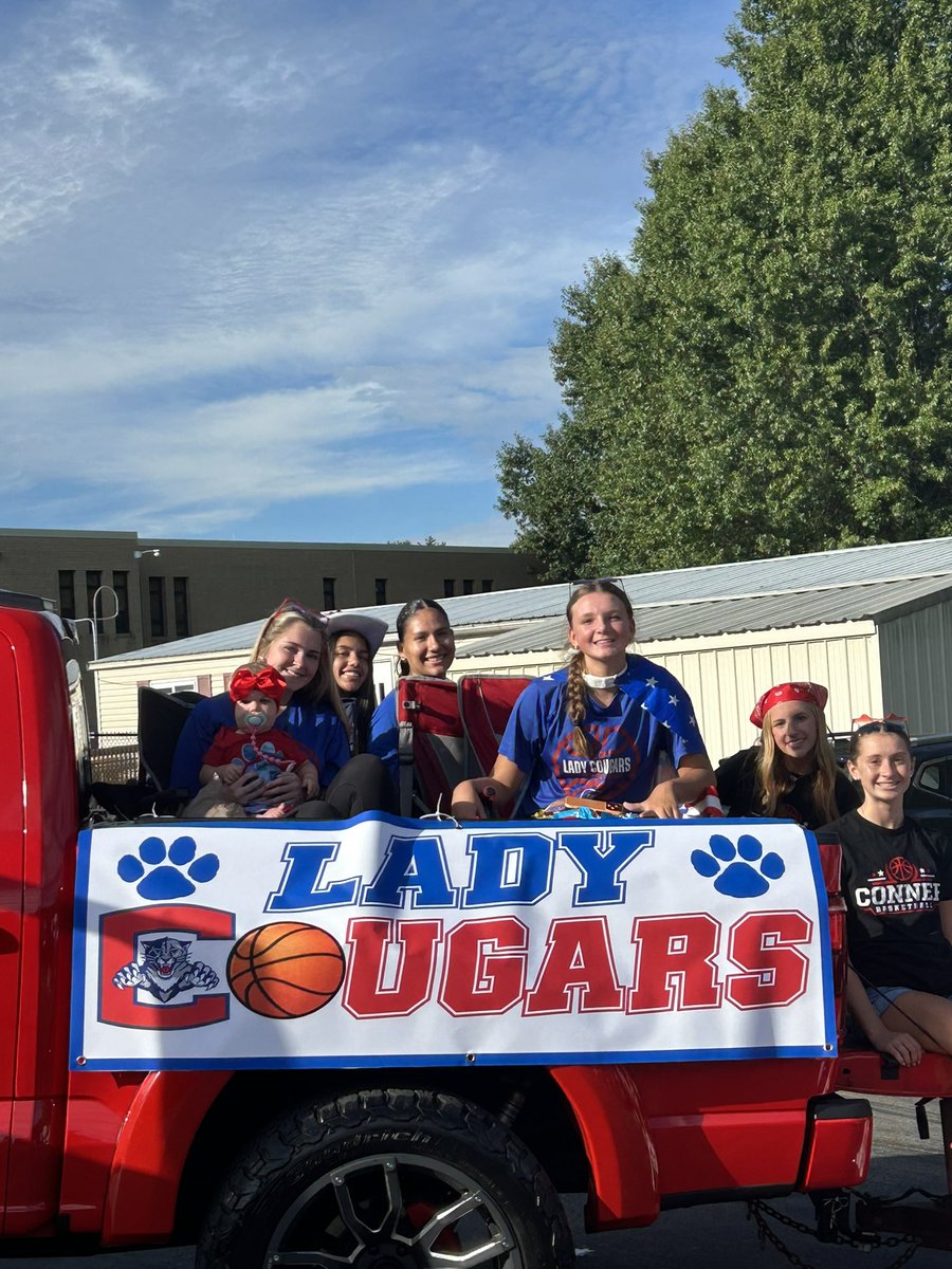 _Lady_Cougars_'s tweet photo. Thank you to senior Morgan Weaver for representing us at the homecoming parade!  So proud of you #14!  Parents and players… the float looked amazing! https://t.co/iAZGfIDFXb
