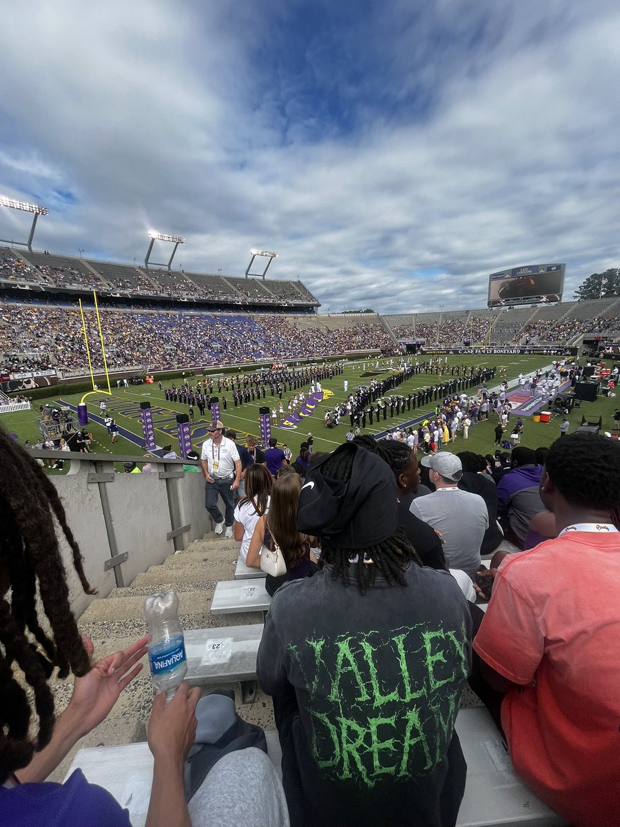 Thezekedtm's tweet photo. Blessed to attend ECU Football’s game-day visit vs. NC Central! 🏴‍☠️ Huge thanks to @ECUPiratesFB and the entire coaching staff for the hospitality and opportunity!

Ezekiel P. | Oak Grove HS | Class of 2027 | 6’4” DE

#ECUFootball #EastCarolinaFootball #Pirates #2027Recruit https://t.co/98qDATyvy4