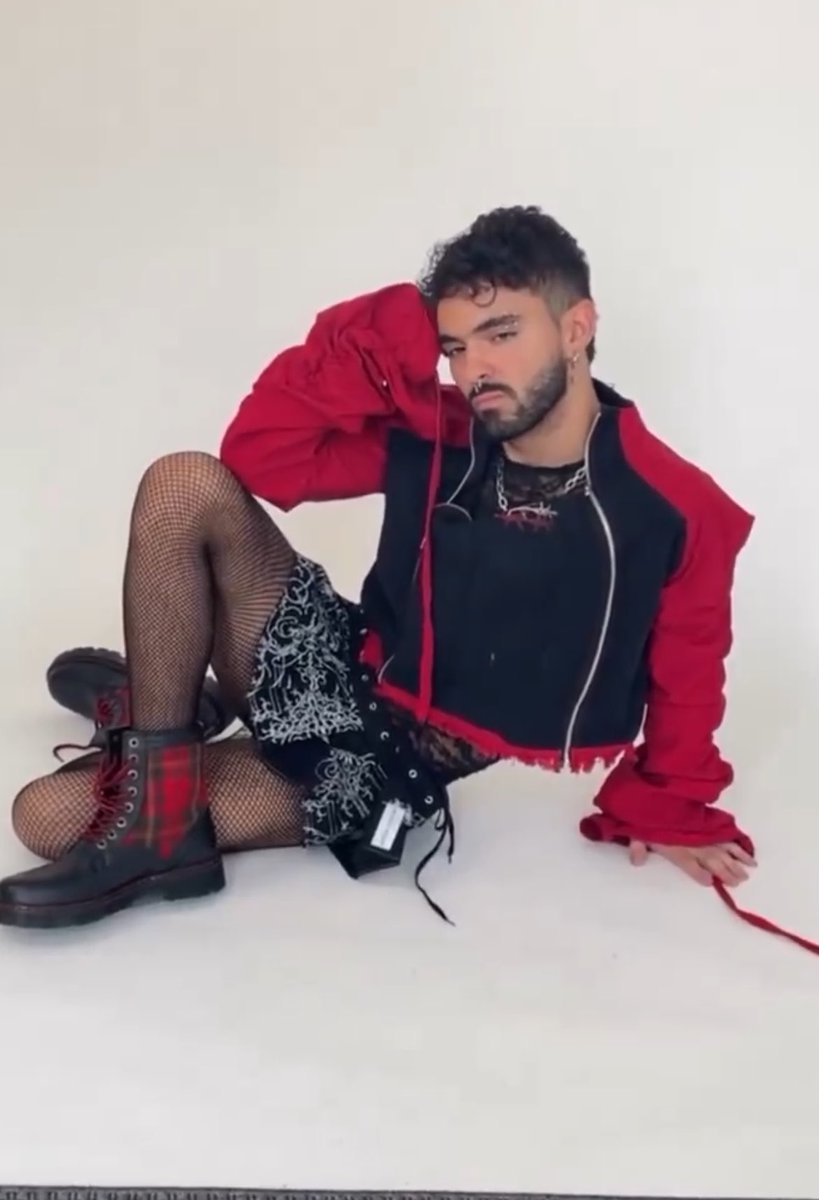 dollgrs's tweet photo. lo q me provoca joaquin en falda no es normal chicas….. definitivamente no soy mejor q un hombre
#JoaquinBondoni https://t.co/fouhaOAaCr