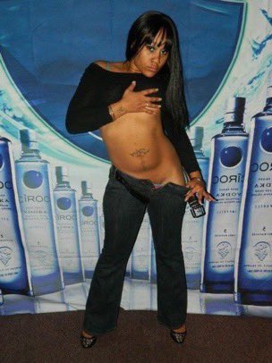 simsimmaaz's tweet photo. 2.5 cutwaters had me at the function like this https://t.co/wO5KglJs6M