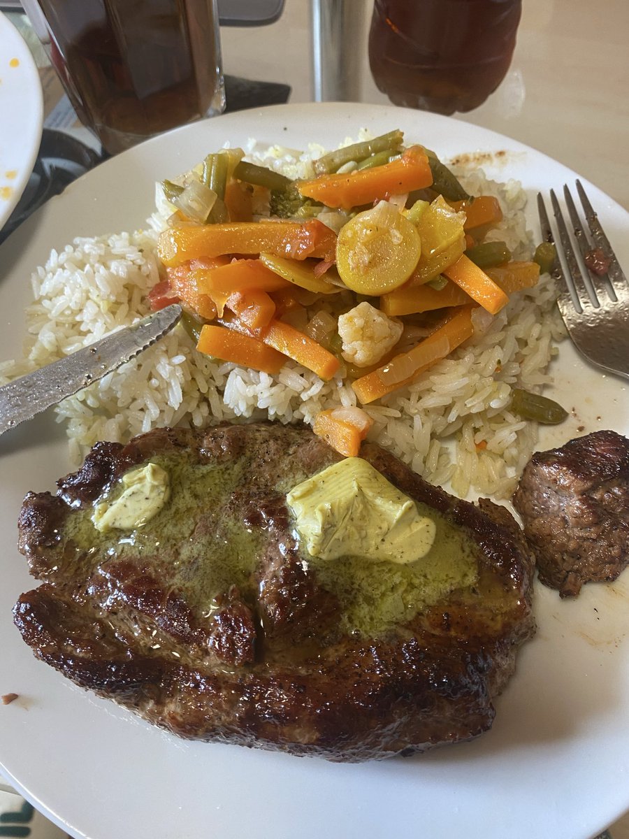 tafarataafer's tweet photo. @RaylanStark Just had my second one.. bon Appetit https://t.co/MtbUJhmq3R