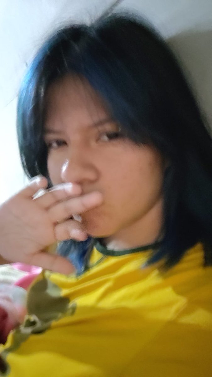 borjsyr's tweet photo. Me dejo el cabello azul o me lo hago morado? https://t.co/oBQZjUC2Qw