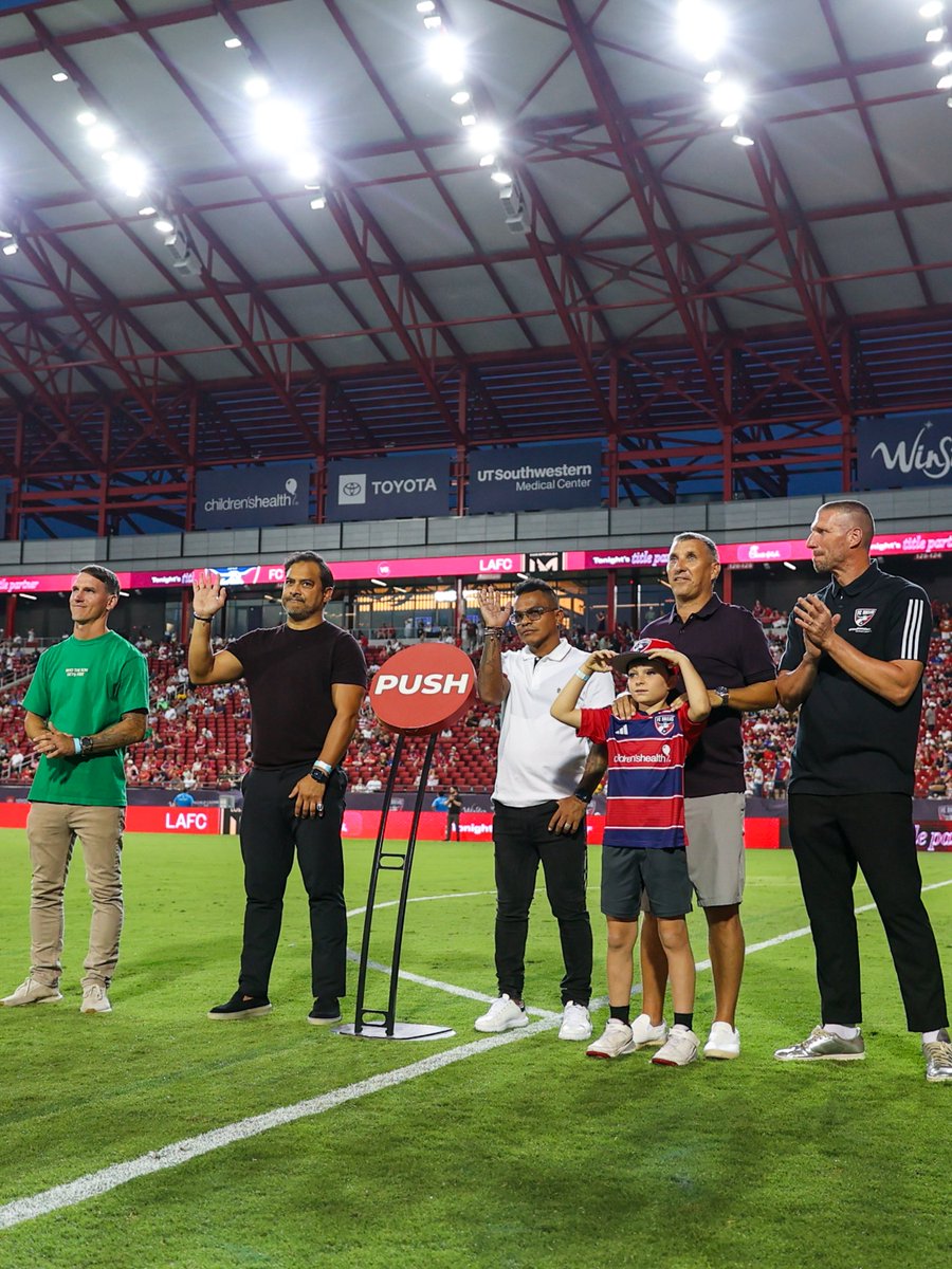 FCDallas's tweet photo. Some of the best to ever rock the Hoops. 

Welcoming home Zach Loyd, David Ferreira, Ronnie O'Brien, Carlos Ruiz, and Dax McCarty (in the booth) https://t.co/1A7o3cVr6v