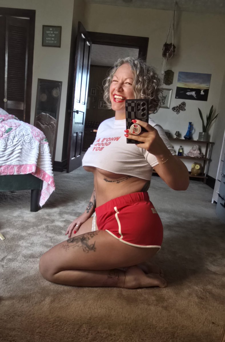 comemeetcamille's tweet photo. That smile usually means I'm up to something 😏🫦 https://t.co/ySoKl81Cp3
