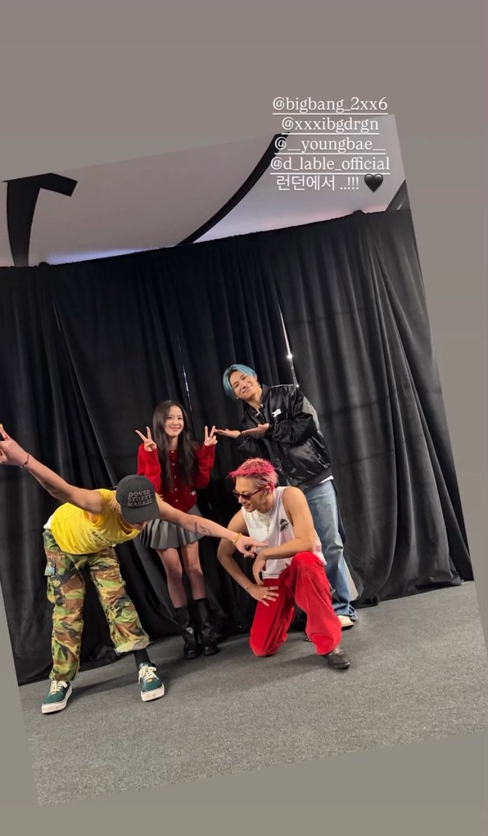 lkpowd's tweet photo. jisoo story vs. gdragon story 😭😭

#JISOO #지수 #GDRAGON #지드래곤 https://t.co/aRjvTUt1uf