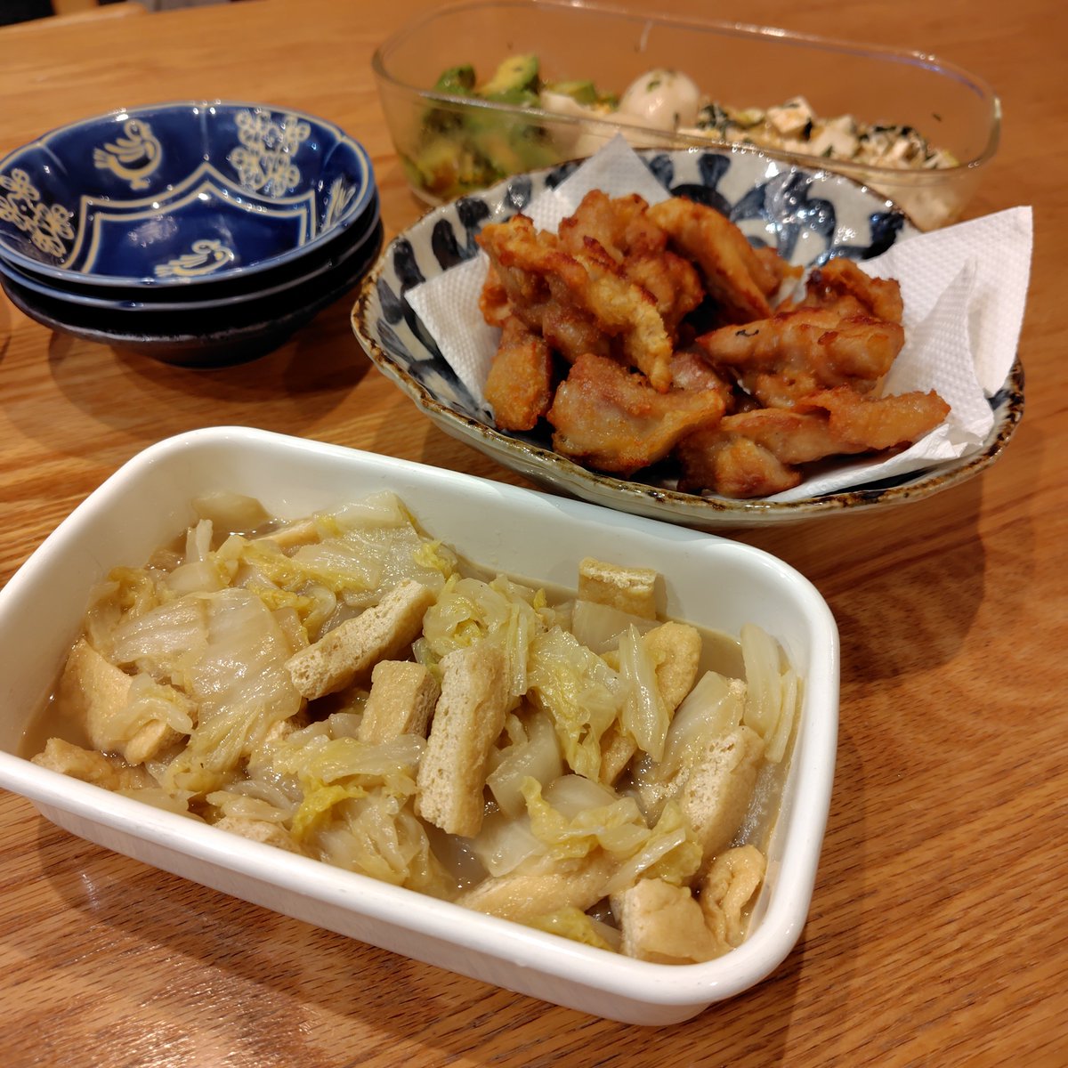 sachi5mot's tweet photo. 昨夜の夜ごはん🍴
白菜と油揚げの煮浸し
唐揚げ😋

#おうちごはん https://t.co/M5Z9pd1FTE