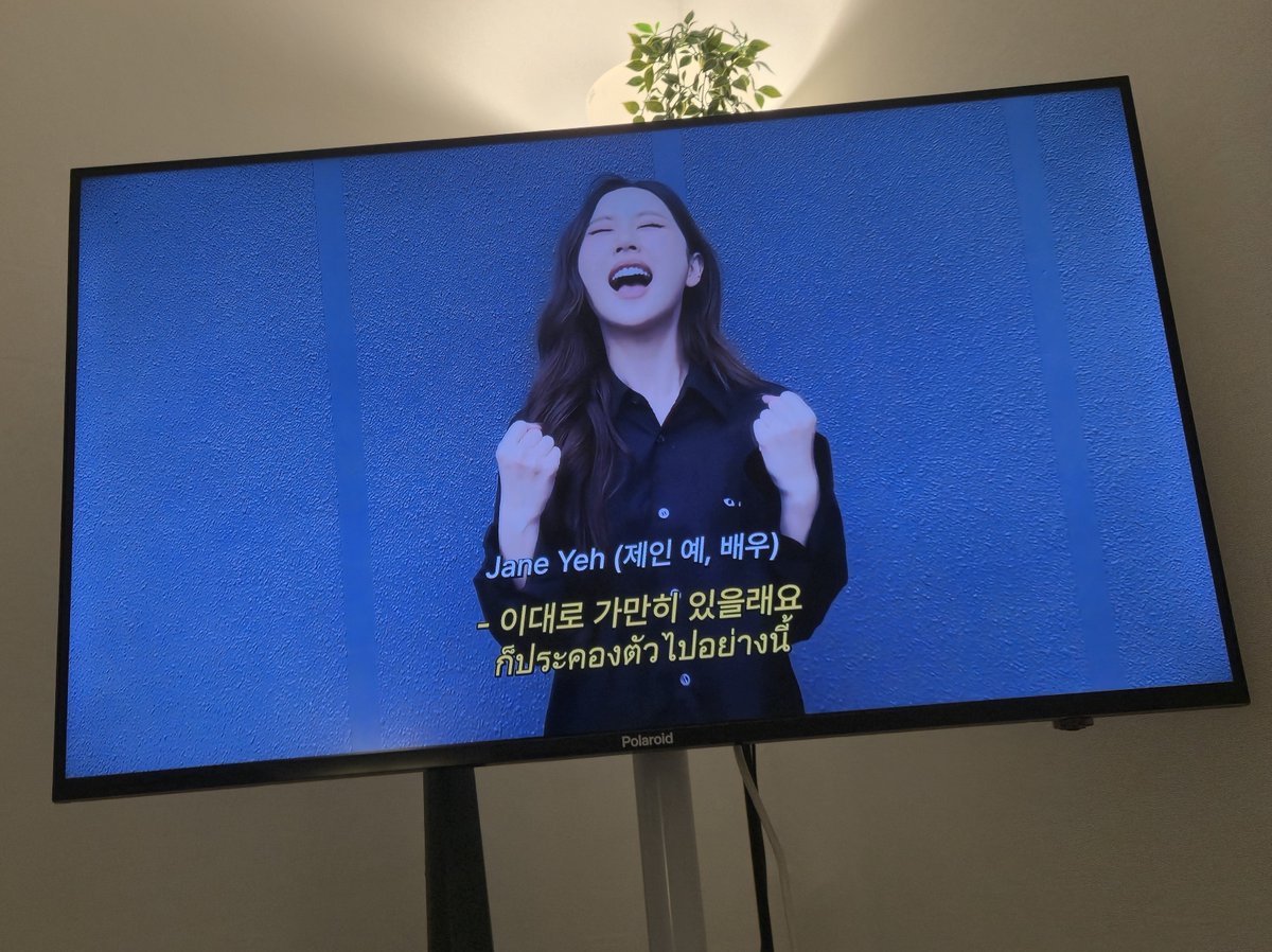 foryouelise's tweet photo. 엥? 4ever 뮤비보는데 우리애가 갑자기 나오잖아요;;?????? https://t.co/V3rGxD6j6V