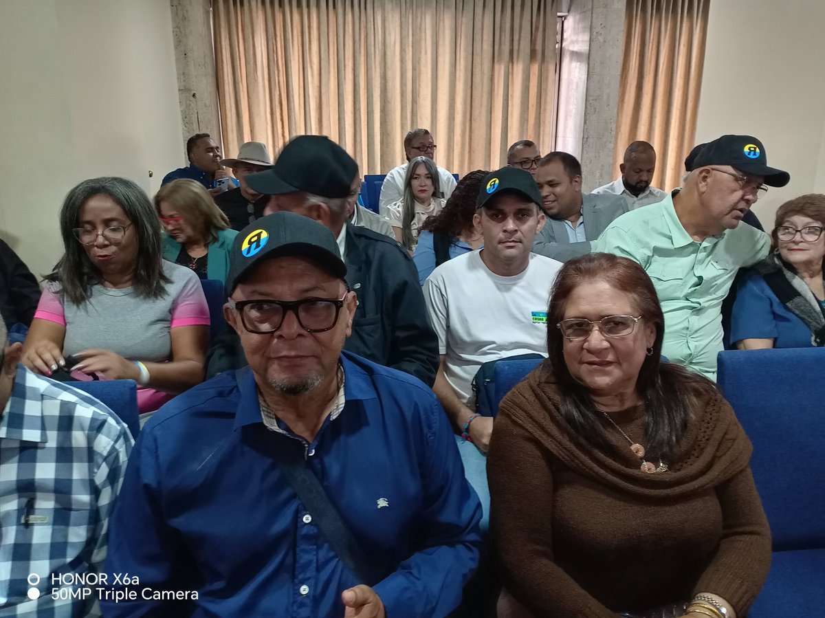 allerim62's tweet photo. #26sep26 #Caracas Delegación de #Caroni y #Heres #Piar presentes en XXV Asamblea Nacional de La Causa R donde se realizó un rencuentro político con los delegados Estadales y dirigencia Nacional. https://t.co/J7BE6rTCas