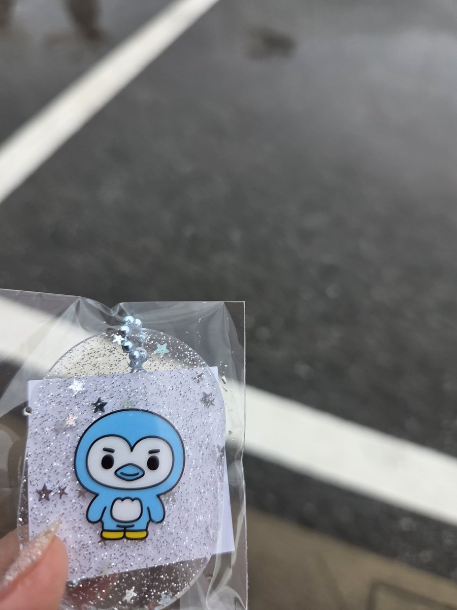 AYANAakaMolly's tweet photo. M!LK　シャカリキレボリューション　シャカレボ　カプセルレボリューション　交換

譲　キラキラアクキー　塩﨑×2
求　吉田(アクリルハートチャーム以外なんでも)

本日会場にてお取引希望です。 https://t.co/muCaI666bq