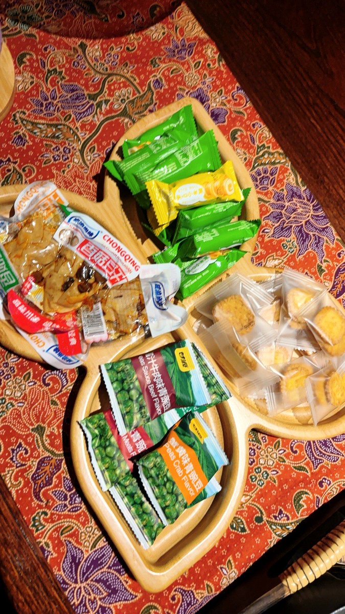 hanasarah347371's tweet photo. Sharing my weekend snack haul—crispy seaweed chips and matcha rice cakes hit different! Who’s your go-to snack buddy https://t.co/nOTF4e454B