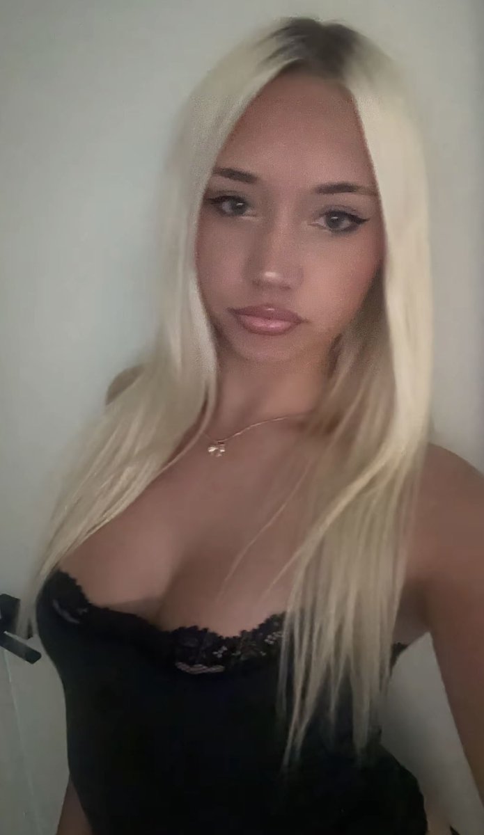 Goddess_Est's tweet photo. Beg me to ruin your life a little to much and you will end up regretting it 😇

But regret and debt is hot 🥵 

RT if you agree 🥰 https://t.co/QjnAeZjsNx
