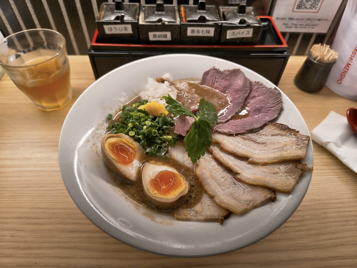 gurumeraidaa's tweet photo. MENSHOTOKYOに行ってきました。
美味しかったですけど、煮干しにラムの味がする何とも不思議なラーメンでした。
#MENSHOTOKYO #東京ラーメン #ラーメン #中華そば #水道橋駅 #春日駅 https://t.co/w5dYEQy64X
