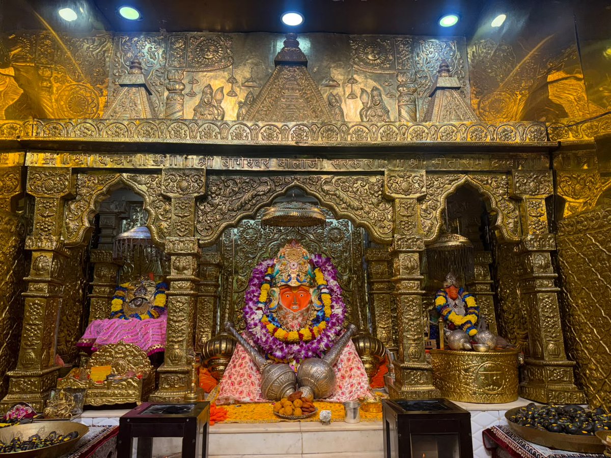 bageshwardham's tweet photo. दिव्य दर्शन श्री बाला जी सरकार
श्री बागेश्वर धाम सरकार ग्राम गढ़ा (मध्यप्रदेश)
27-09-2026
#bageshwardham
#bageshwardhamsarkar
#divyadarshan
#balaji https://t.co/EY6VX4viTY