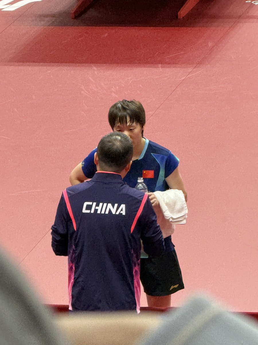 HUs3zgcZWrxY3uT's tweet photo. 逆転でマンユ王手。ラリーほぼ落とさない鉄壁ぶり
#王曼昱 #WangManyu
#AsianGames_2026 https://t.co/VdSuObQ36M