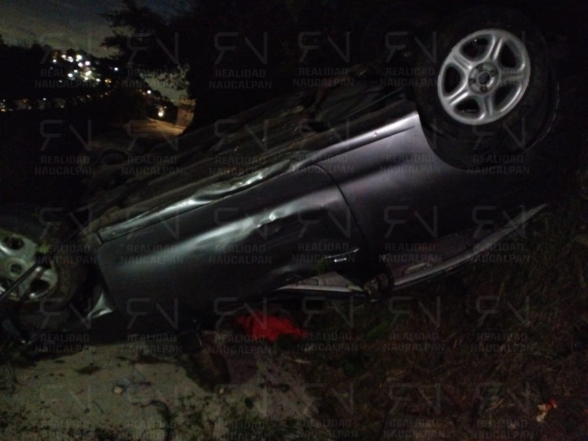 RealidadNaucal2's tweet photo. ⚠️🚨 #Accidente sobre la Carretera #Naucalpan-Toluca en la zona de Chimalpa a la altura de la Lechería. ⚠️🚨 #Precaucion si circulas por ahí. https://t.co/mrH5BzE0Bs