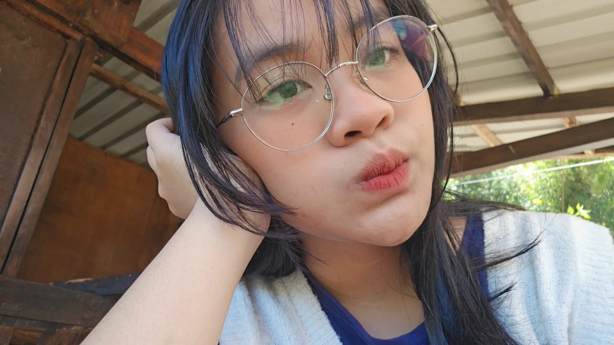 archeoluna's tweet photo. Yang bilang tulisanku jelek, aku cium sampe babak belur https://t.co/vttzq6VfBc