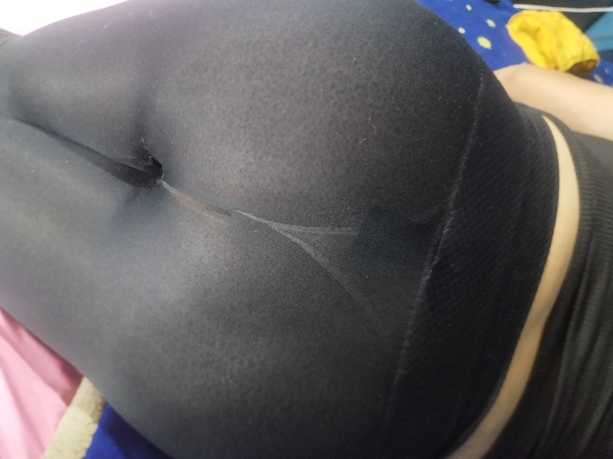 Cornudo160's tweet photo. Hoy vino un amigo de mi esposo a recojer su moto, no se despega atrás de mi, creen que le allá gustado lo que vio?
Soloe dijo que le gustaba mucho el color blanco jejeje https://t.co/E61t3tqGuI