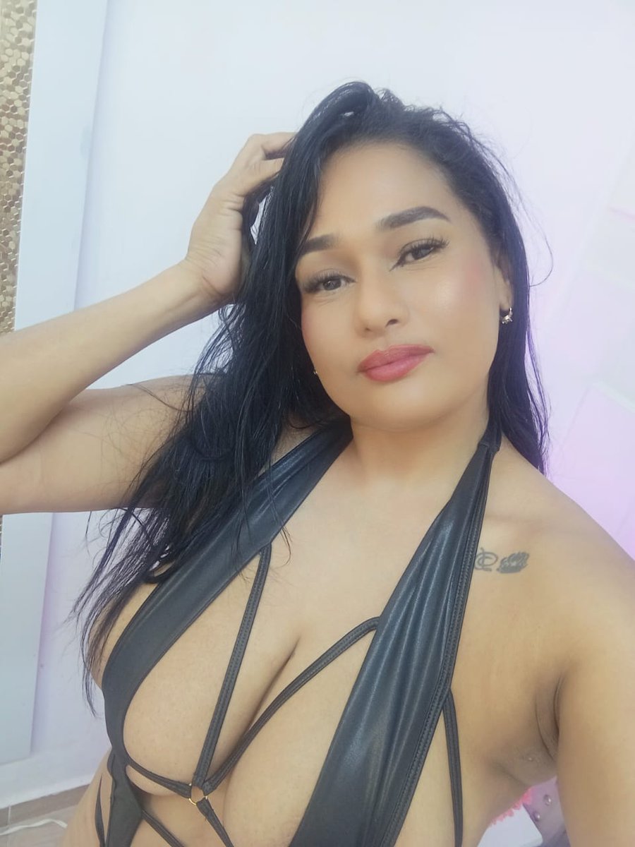 VictoriaMi60646's tweet photo. If you like what you see…  #LiveShow #Lingerie  #Webcam @stripchatgirl @stripchat  #Hot  Are you up for accepting it? 😏👉https://t.co/DHEGxtZLaW https://t.co/mVGCx17Ia5