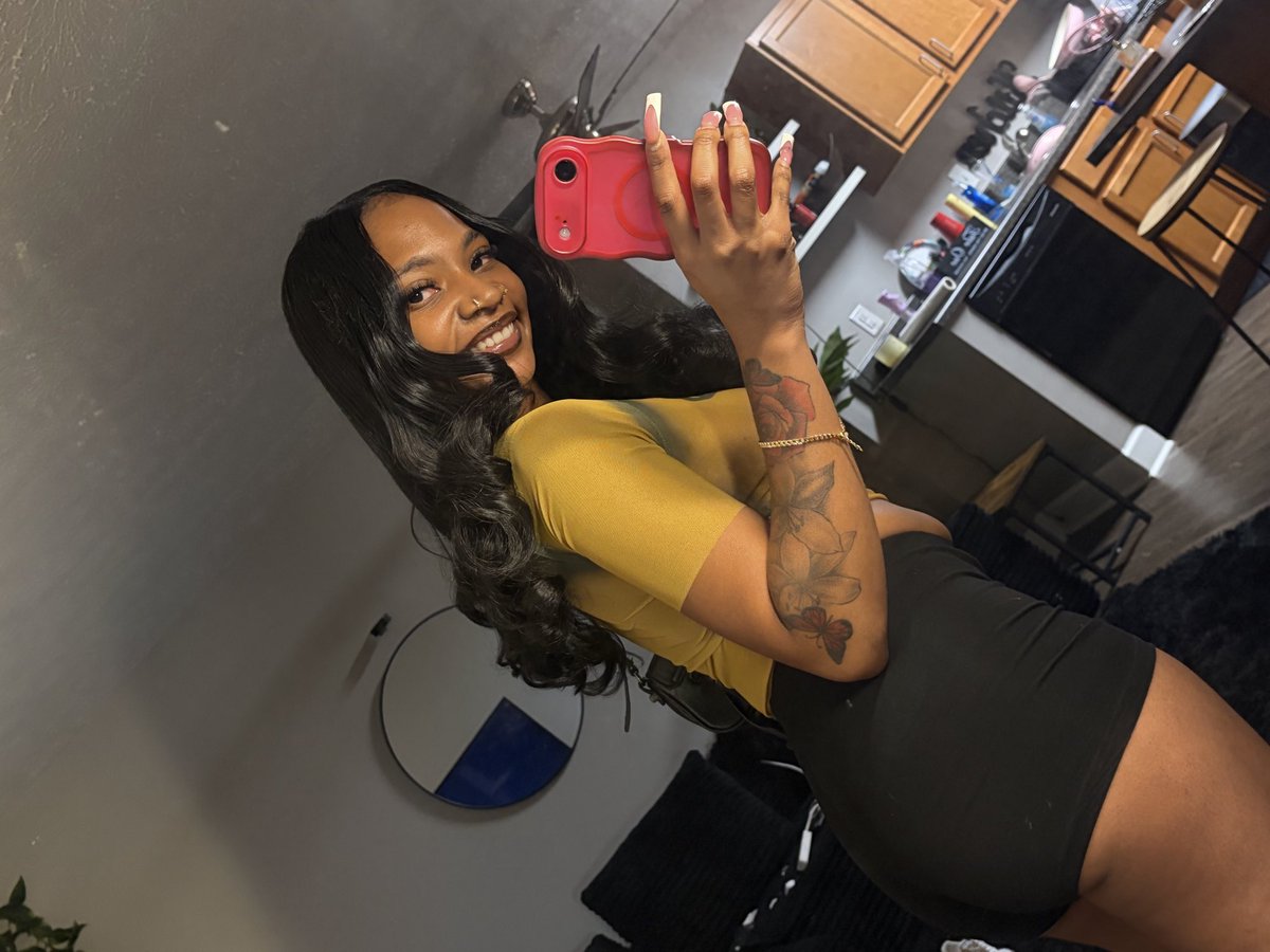 jaylasymonexoxo's tweet photo. I love me rb 😗 https://t.co/xAkciAczYN