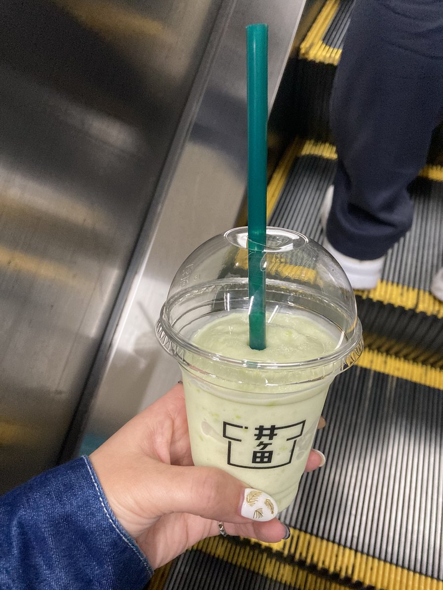 slowloris2nd's tweet photo. 仙台で乗り換え＝ずんだチャンス https://t.co/C7qlSeDeoZ