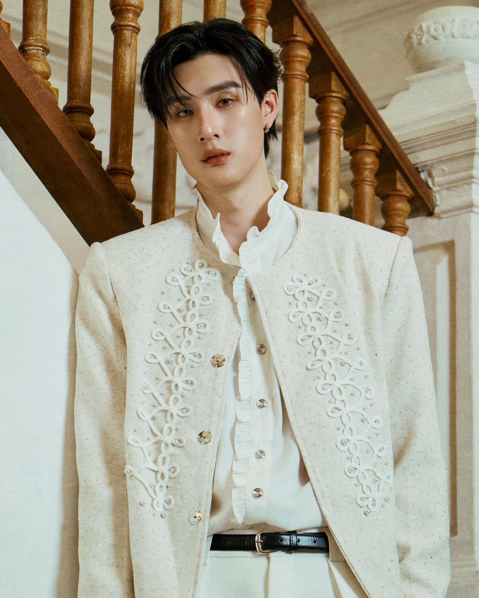 teevithe's tweet photo. cantik ganteng at the same time, wtf bruh???!!! matanya cantik, rahang hidung khas tee VISUALNYA GILA. https://t.co/x1Un0F16y9