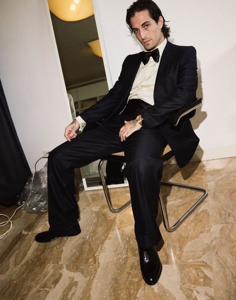 ManeskinFanClub's tweet photo. Damiano David for Vogue Italia. 💫 https://t.co/YNCI5gRfVG