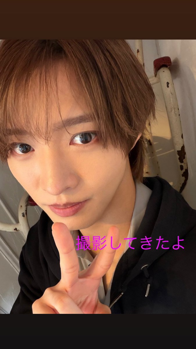 mh3010's tweet photo. 茶髪新くん！カッコいい！イケメン！！
なんの撮影ですか！
黒髪にするのは舞台開始ギリギリですか！ https://t.co/1MzABHRVWk
