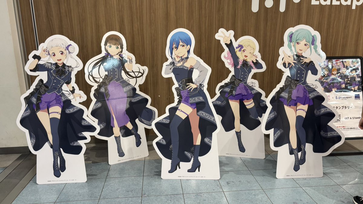 kureni04's tweet photo. ららぽーとのLiella!
近所なのに3日間しかないから行くの忘れる所だった https://t.co/H7JtkqSyGz