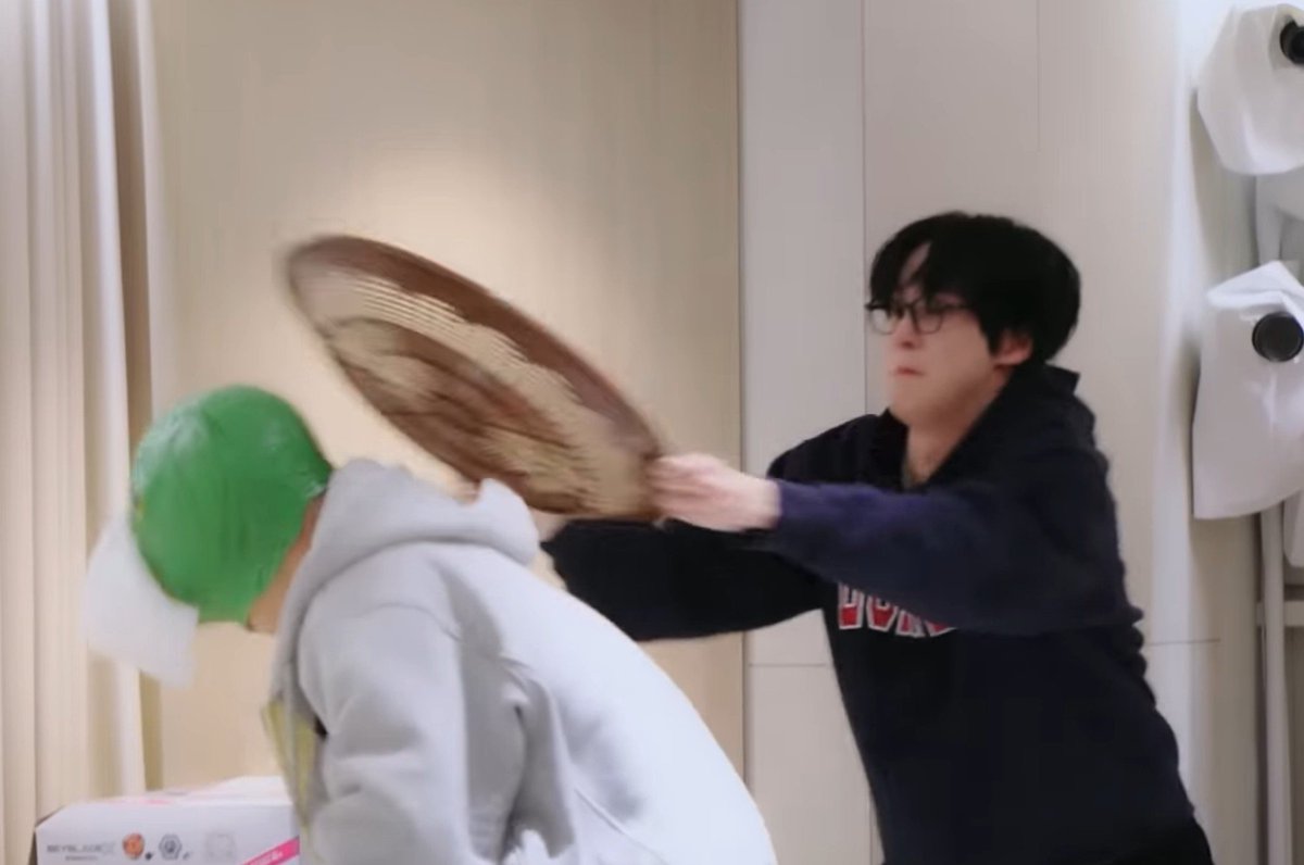 Cibelapuyow's tweet photo. Hai hai mau ikut #findingatiny lagi 🔎✨ Aku HoHong biased, OT8 selalu di hati, dan suka puding mangga wkwkwk yuk kuy les gaw gas ngeng temenen nanti aku ciyum 😏 munculah para warga Tinytown 

homophobic, akgae, n suka bikin drama dni yah https://t.co/Tj7bjNmTm0